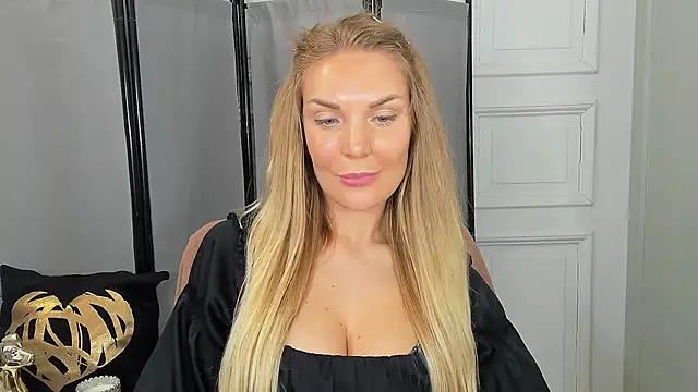 Snapshot of AulloraHoney chatting on 06/07/26, 05:49 AulloraHoney online show from 06/07/26, 05:49