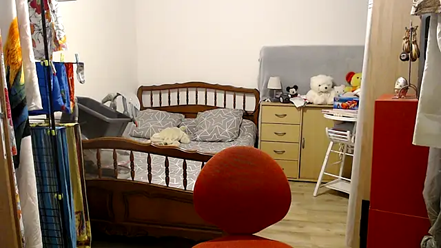 steph19x5 online show from 12/17/24, 05:47