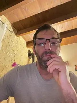 steph19x5 online show from 12/30/24, 05:37
