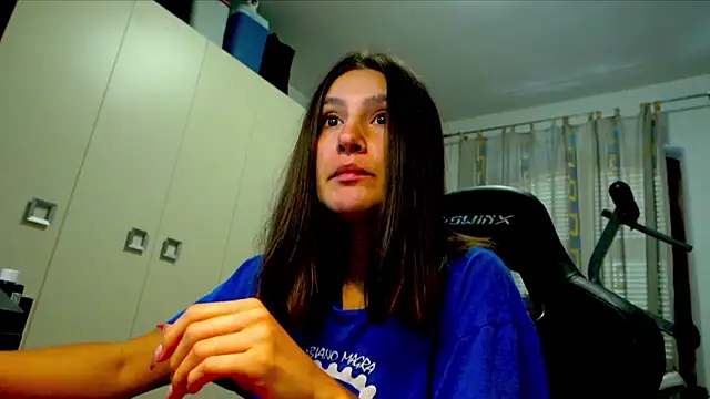 Snapshot of GodlyTheia chatting on 10/21/25, 09:43 GodlyTheia online show from 10/21/25, 09:43