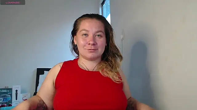 Snapshot of Enotika chatting on 11/21/25, 09:24 Enotika online show from 11/21/25, 09:24