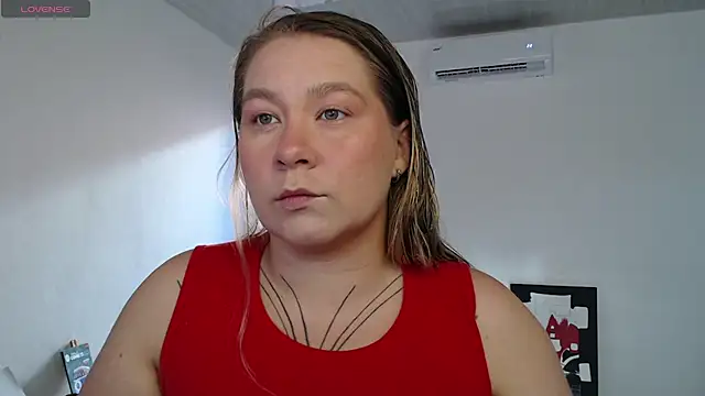 Snapshot of Enotika chatting on 11/26/25, 07:59 Enotika online show from 11/26/25, 07:59