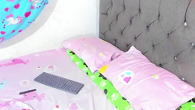 Snapshot of agelinasr chatting on 12/12/24, 04:59 agelinasr online show from 12/12/24, 04:59