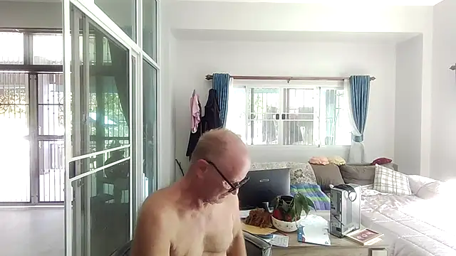 Snapshot of 58klaus chatting on 12/14/25, 04:51 58klaus online show from 12/14/25, 04:51