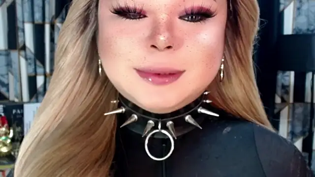 Snapshot of Mistress_DOMnicaaxx chatting on 10/04/25, 11:25 Mistress DOMnicaaxx online show from 10/04/25, 11:25