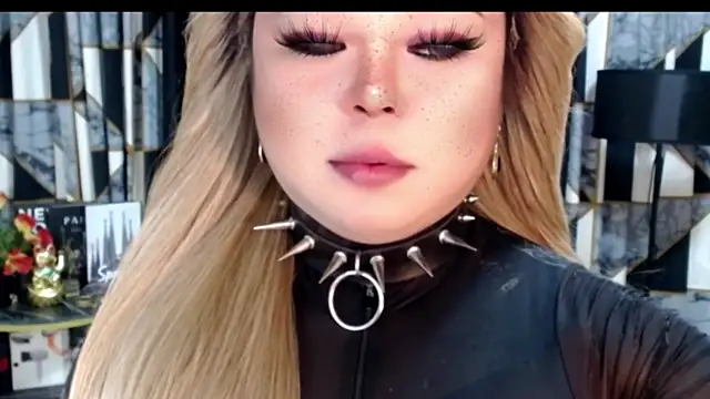 Snapshot of Mistress_DOMnicaaxx chatting on 10/09/25, 12:47 Mistress DOMnicaaxx online show from 10/09/25, 12:47