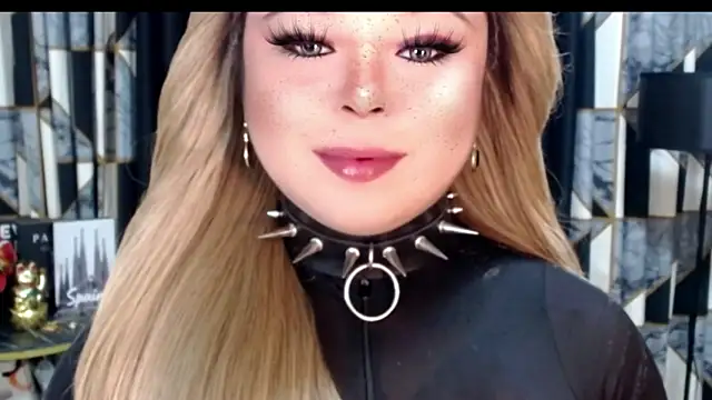 Snapshot of Mistress_DOMnicaaxx chatting on 10/12/25, 01:10 Mistress DOMnicaaxx online show from 10/12/25, 01:10