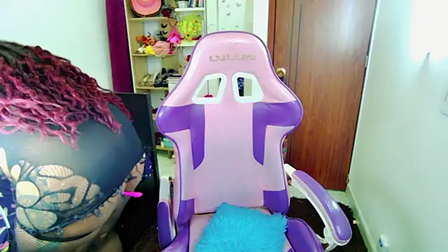 Snapshot of Naasha_ chatting on 02/09/25, 07:49 Naasha online show from 02/09/25, 07:49