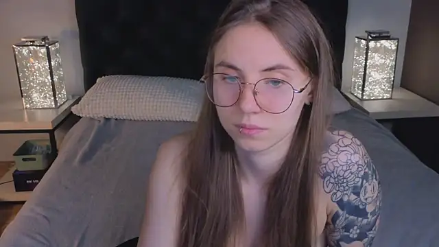  AnnaStark  online show from 09/18/25, 08:22