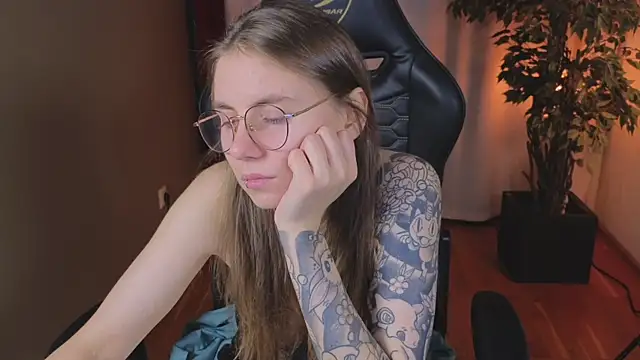  AnnaStark  online show from 10/11/25, 02:37