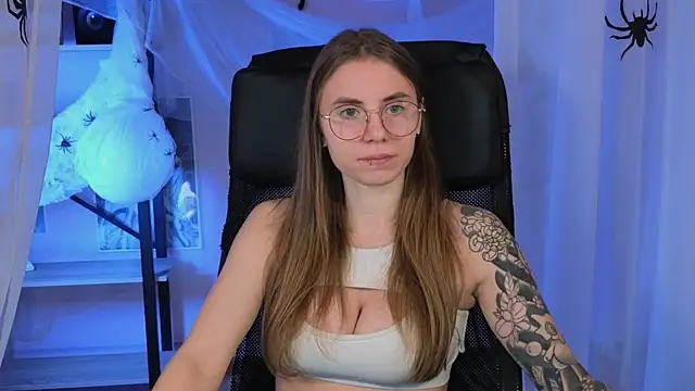  AnnaStark  online show from 10/30/25, 08:31