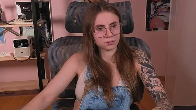  AnnaStark  online show from 11/13/25, 08:30