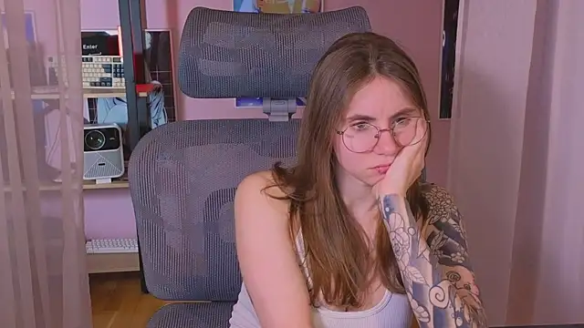  AnnaStark  online show from 05/17/26, 08:01