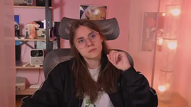  AnnaStark  online show from 06/12/26, 07:02