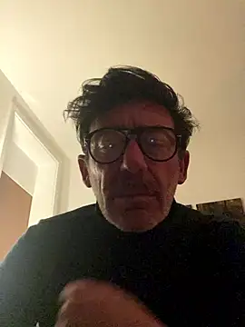 Snapshot of maxximere chatting on 01/19/26, 02:04 maxximere online show from 01/19/26, 02:04