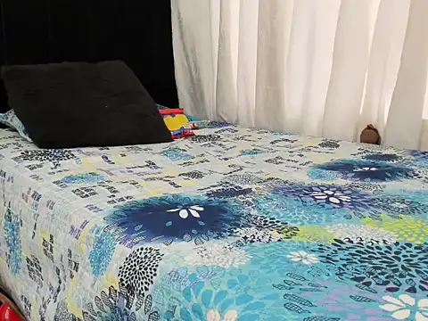 emely garcia online show from 10/11/25, 09:13