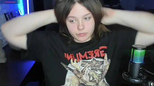 Snapshot of XNirvanaX chatting on 09/22/25, 02:35 XNirvanaX online show from 09/22/25, 02:35