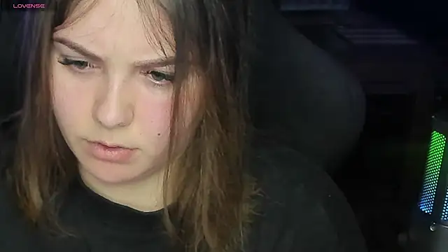 Snapshot of XNirvanaX chatting on 09/27/25, 04:17 XNirvanaX online show from 09/27/25, 04:17