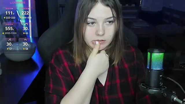 Snapshot of XNirvanaX chatting on 09/28/25, 03:56 XNirvanaX online show from 09/28/25, 03:56