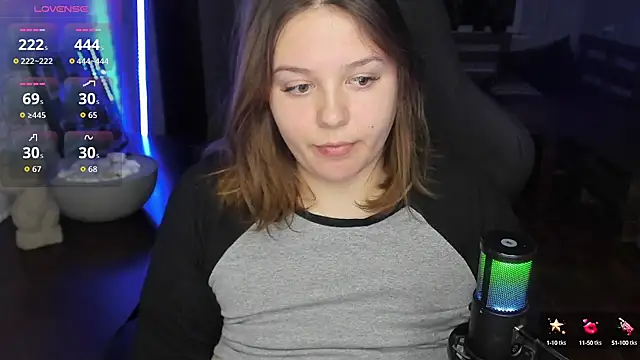 Snapshot of XNirvanaX chatting on 10/14/25, 02:45 XNirvanaX online show from 10/14/25, 02:45