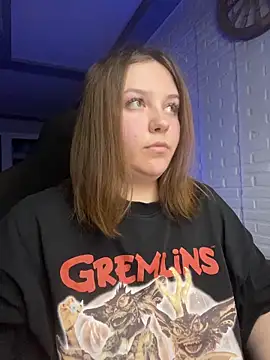 Snapshot of XNirvanaX chatting on 10/22/25, 01:39 XNirvanaX online show from 10/22/25, 01:39