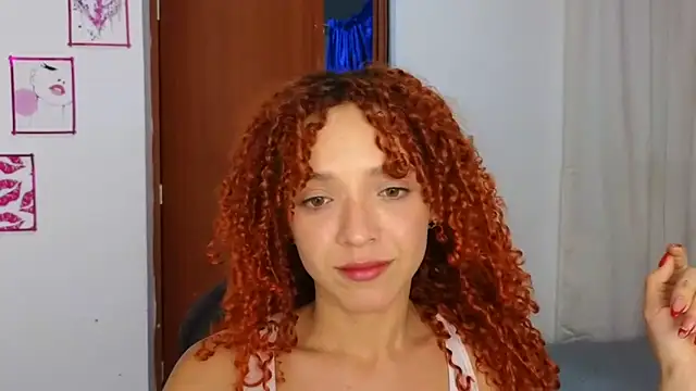 Snapshot of SexyLeilaa chatting on 11/04/25, 01:05 SexyLeilaa online show from 11/04/25, 01:05