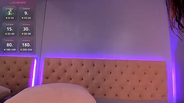 NickieRainer online show from 12/29/24, 10:56