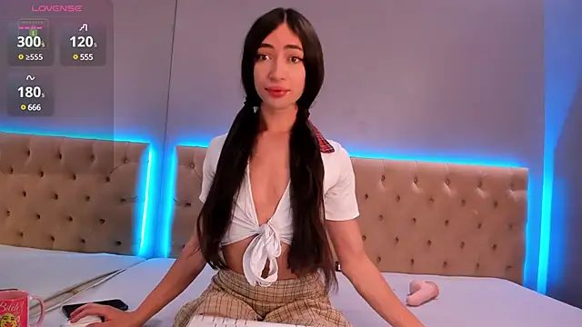 NickieRainer online show from 03/08/25, 04:34