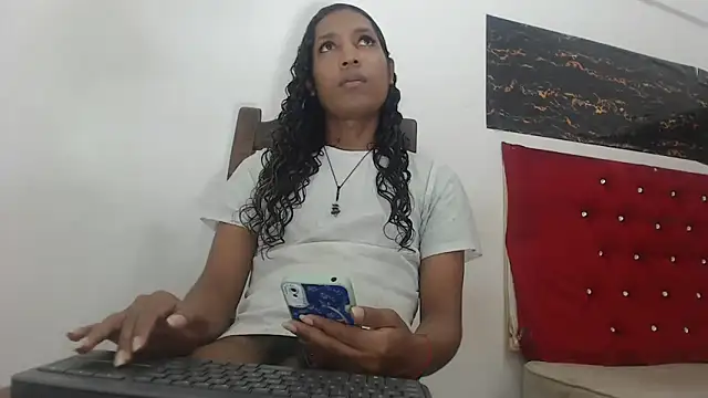 Snapshot of shairaStarr chatting on 12/04/24, 04:10 shairaStarr online show from 12/04/24, 04:10