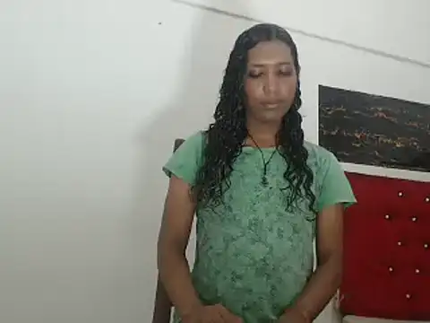 Snapshot of shairaStarr chatting on 12/12/24, 03:05 shairaStarr online show from 12/12/24, 03:05