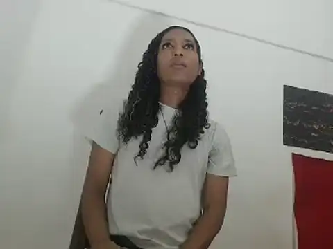 Snapshot of shairaStarr chatting on 12/19/24, 12:12 shairaStarr online show from 12/19/24, 12:12