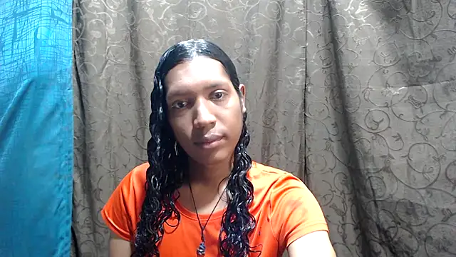 Snapshot of shairaStarr chatting on 10/01/25, 01:39 shairaStarr online show from 10/01/25, 01:39