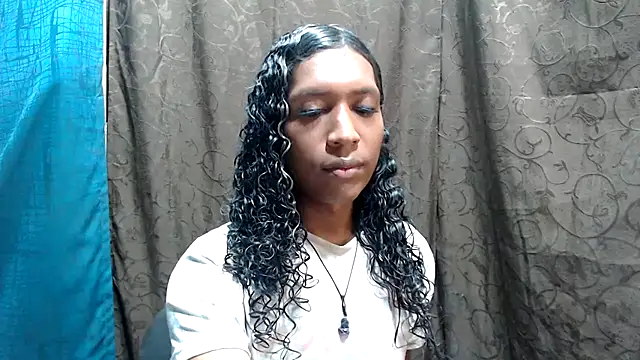 Snapshot of shairaStarr chatting on 10/04/25, 03:15 shairaStarr online show from 10/04/25, 03:15