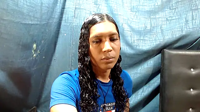 Snapshot of shairaStarr chatting on 10/07/25, 01:41 shairaStarr online show from 10/07/25, 01:41