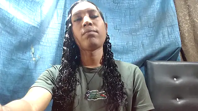 Snapshot of shairaStarr chatting on 10/15/25, 01:55 shairaStarr online show from 10/15/25, 01:55