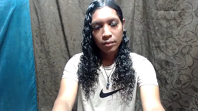 Snapshot of shairaStarr chatting on 10/18/25, 02:58 shairaStarr online show from 10/18/25, 02:58