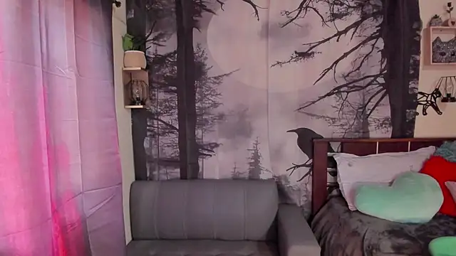 Snapshot of annyluna1 chatting on 12/17/25, 09:10 annyluna1 online show from 12/17/25, 09:10