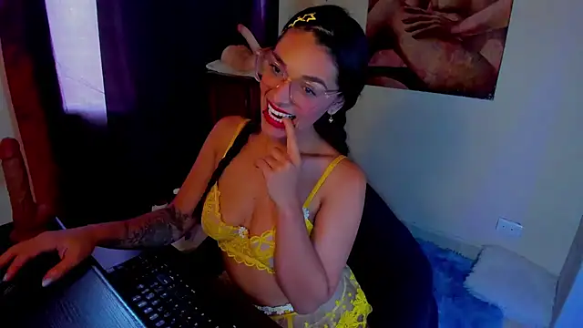 Snapshot of annyluna1 chatting on 06/26/26, 08:24 annyluna1 online show from 06/26/26, 08:24