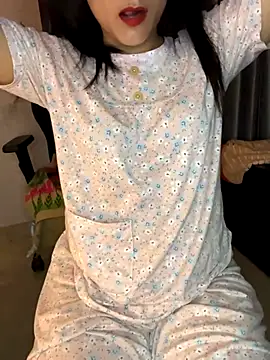 Snapshot of Beautiful_xxo chatting on 10/10/25, 05:45 Beautiful xxo online show from 10/10/25, 05:45