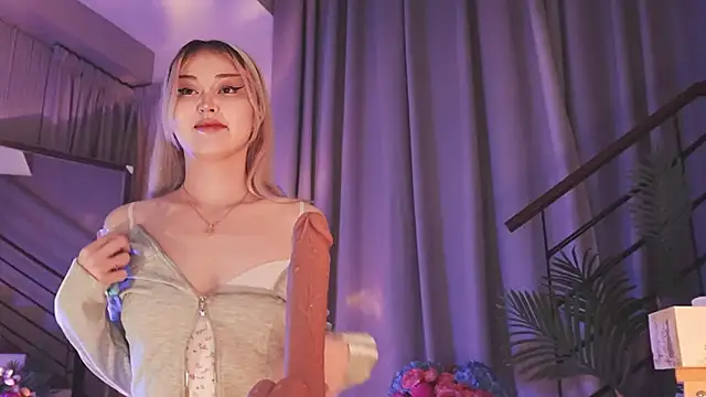 hyun chia online show from 09/13/25, 08:19