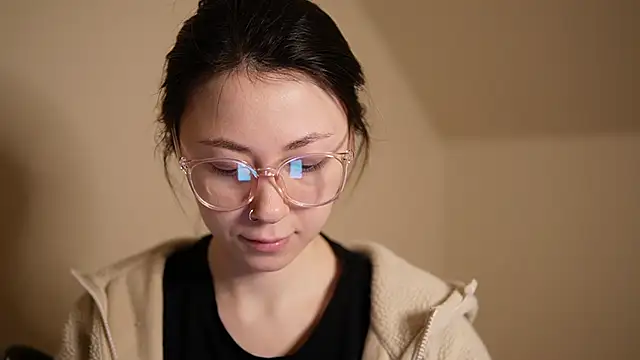 chibi moon  online show from 12/13/24, 07:43