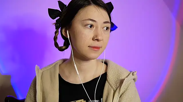 chibi moon  online show from 12/23/24, 05:11