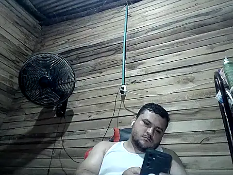 Snapshot of Arcangel_05 chatting on 06/16/26, 03:31 Arcangel 05 online show from 06/16/26, 03:31