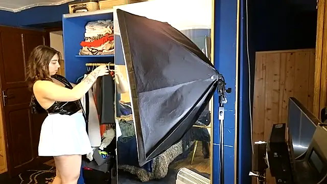 VanessaDoyle online show from 02/11/25, 06:30