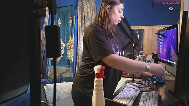 VanessaDoyle online show from 03/21/25, 06:51