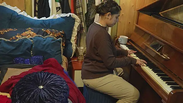 VanessaDoyle online show from 09/23/25, 04:32