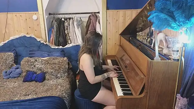 VanessaDoyle online show from 12/02/25, 04:24