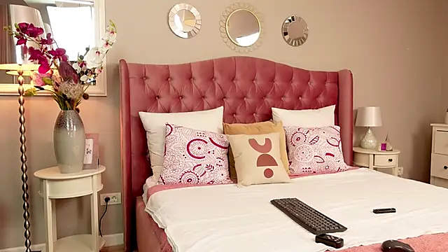 Snapshot of IsabellaMysty chatting on 12/01/25, 10:26 IsabellaMysty online show from 12/01/25, 10:26