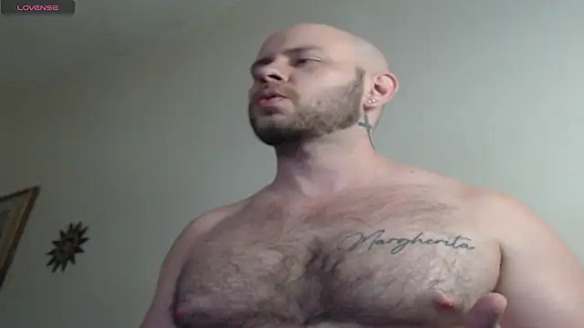 Snapshot of TONY_WHITE_7 chatting on 05/01/26, 01:21 TONY WHITE 7 online show from 05/01/26, 01:21