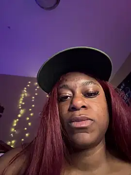 Snapshot of Tikalalin chatting on 10/12/25, 03:11 Tikalalin online show from 10/12/25, 03:11